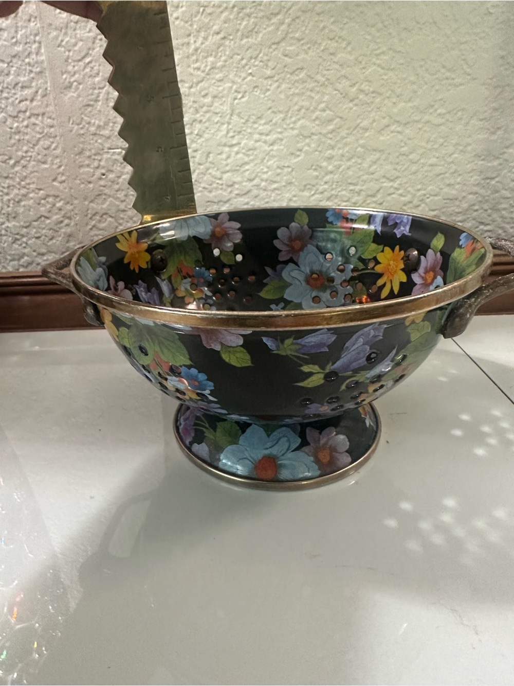 Small Vintage MacKenzie-Childs Black Flower market Colander - Picture 3 of 4